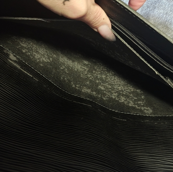 Louis Vuitton Black Epi Leather Briefcase - Picture 14 of 15